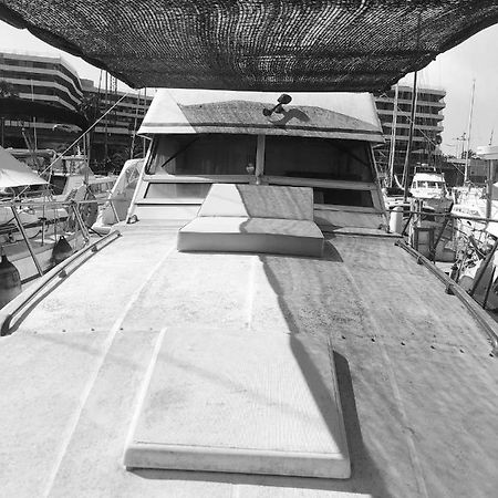 Encantador Barco En Barcelona Sant Adrià de Besòs Esterno foto