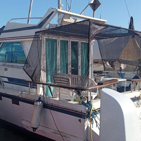 Encantador Barco En Barcelona Sant Adrià de Besòs Esterno foto