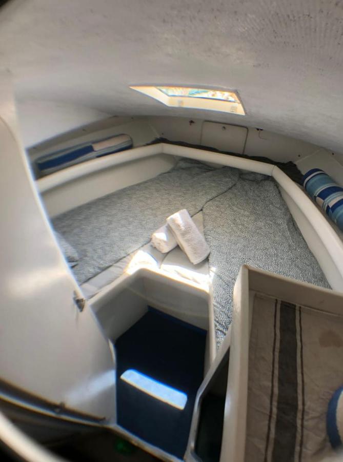 Encantador Barco En Barcelona Sant Adrià de Besòs Esterno foto