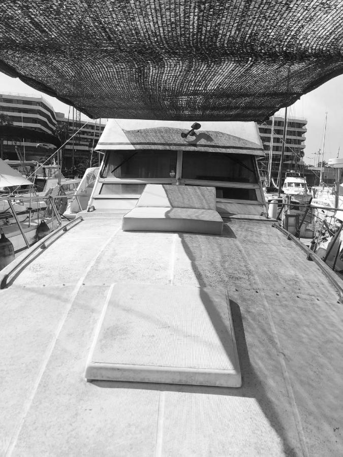 Encantador Barco En Barcelona Sant Adrià de Besòs Esterno foto